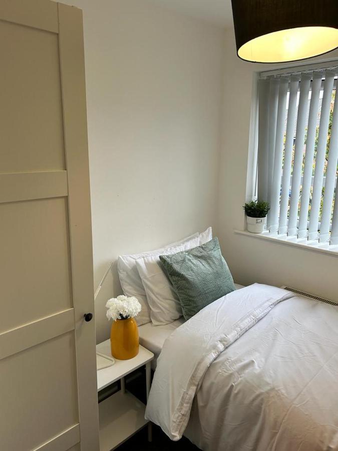 Villa Cozy Townhouse In The Heart Of Greater Manchester Extérieur photo