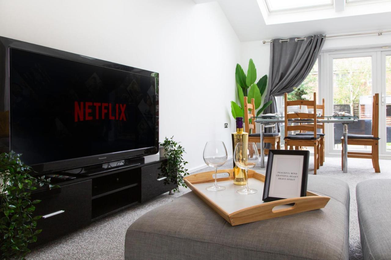 Villa Cozy Townhouse In The Heart Of Greater Manchester Extérieur photo