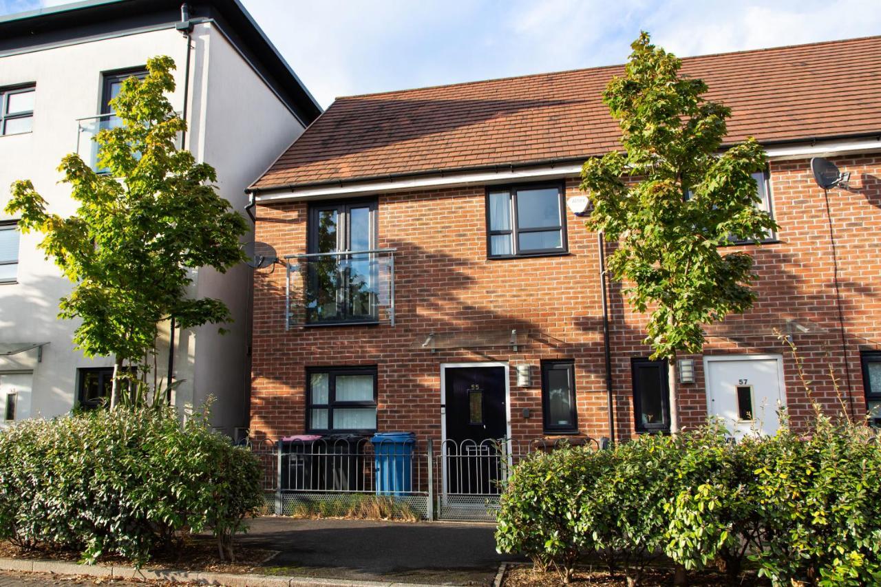 Villa Cozy Townhouse In The Heart Of Greater Manchester Extérieur photo