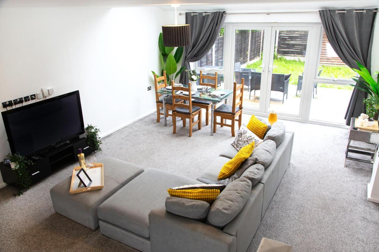 Villa Cozy Townhouse In The Heart Of Greater Manchester Extérieur photo